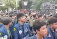 Demo Mahasiswa Tuntut Makzulkan Jokowi, Tolak Pemilu Curang di Depan Istana Negara