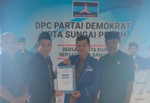 Ahmadi dan Noviar Juga Ambil Formulir di DPC Demokrat Sungai Penuh