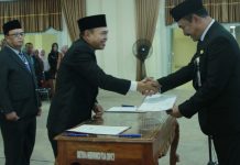 Tiga Direktur Perumda Tirta Sakti Kerinci Era Adirozal Dilantik Asraf