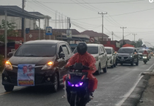 Diguyur Hujan, Ratusan Mobil dan Ribuan Massa Militan Tumpah Dampingi Monadi Daftar ke Partai Nasdem dan Gerindra