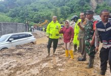 Diguyur Hujan Lebat, Jalan Nasional Lubuk Nagodang Via Siulak Deras Ketiban Longsor, Lalulintas Lumpuh