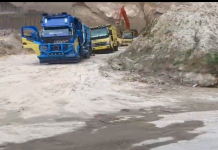 Aparat Bungkam, Penampakan Galian C Pinggir Jalan Nasional Pulau Pandan Kerinci Rawan Longsor