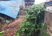 Pasca Banjir dan Longsor, Satu Bangunan Cucian Mobil Tutung Bungkuk Kerinci Ambruk