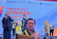 Gubernur Al Haris Terima Penghargaan Bintang Abhinaya Jagadhita dari Dekopin