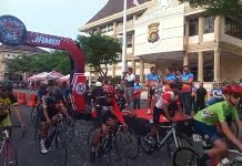 Wujud Sinergitas TNI-Polri, Danrem 042 Gapu Hadiri Pelepasan Kejuaraan Balap Sepeda Kapolda CUP Bhayangkara Siginjai Presisi 2024