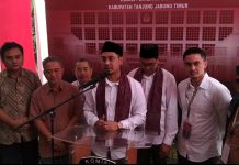 Resmi Daftar ke KPU Tanjab Timur, Laza-Aris Didampingi Keluarga Besar Nurdin Hamzah