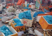 Tumpukan Sampah Pasar Kersik Tuo Bau Bangkai, Petugas Terus Pungut Uang Kebersihan ke Pedagang