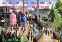Pasca Banjir, Jembatan Penghubung 2 Desa Sungai Pegeh Rubuh, Monadi Turunkan Material Goro Warga