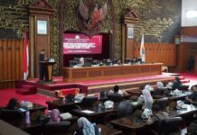 Pjs. Gubernur Sudirman Apresiasi Pandangan Umun Fraksi DPRD Terhadap RAPBD 2025