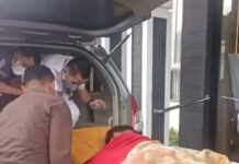 Ditetapkan Tersangka, Kadispora Kota Sungai Penuh Pingsan Depan Jaksa Penyidik