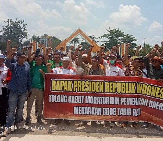 Kantor Bupati Merangin di Demo, Ratusan Warga Tuntut Pemekaran Tabir Raya