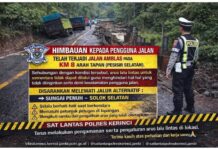 Digasak Hujan Lebat, Jalan Nasional KM 8 Puncak Arah Tapan Sumbar Amblas, Lalulintas Terputus