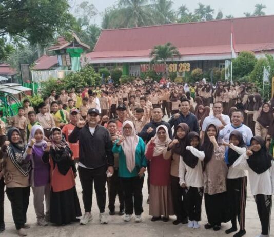 Bupati M. Syukur Disambut Meriah Ratusan Pelajar di SD Negeri 253 Bangko