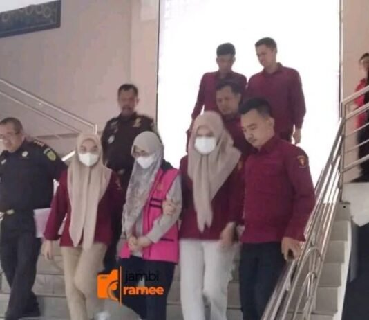 Rugikan Negara Rp 11,9 M, Kejati Jambi Tahan Petugas KJPP Tanah Pelabuhan Ujung Jabung